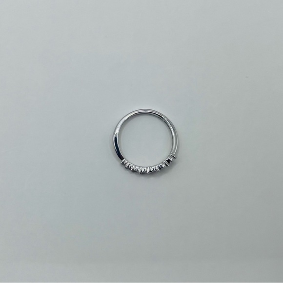 0.20 CT 10k White Gold Natural Diamond Bypass Ring - Picture 7 of 8
